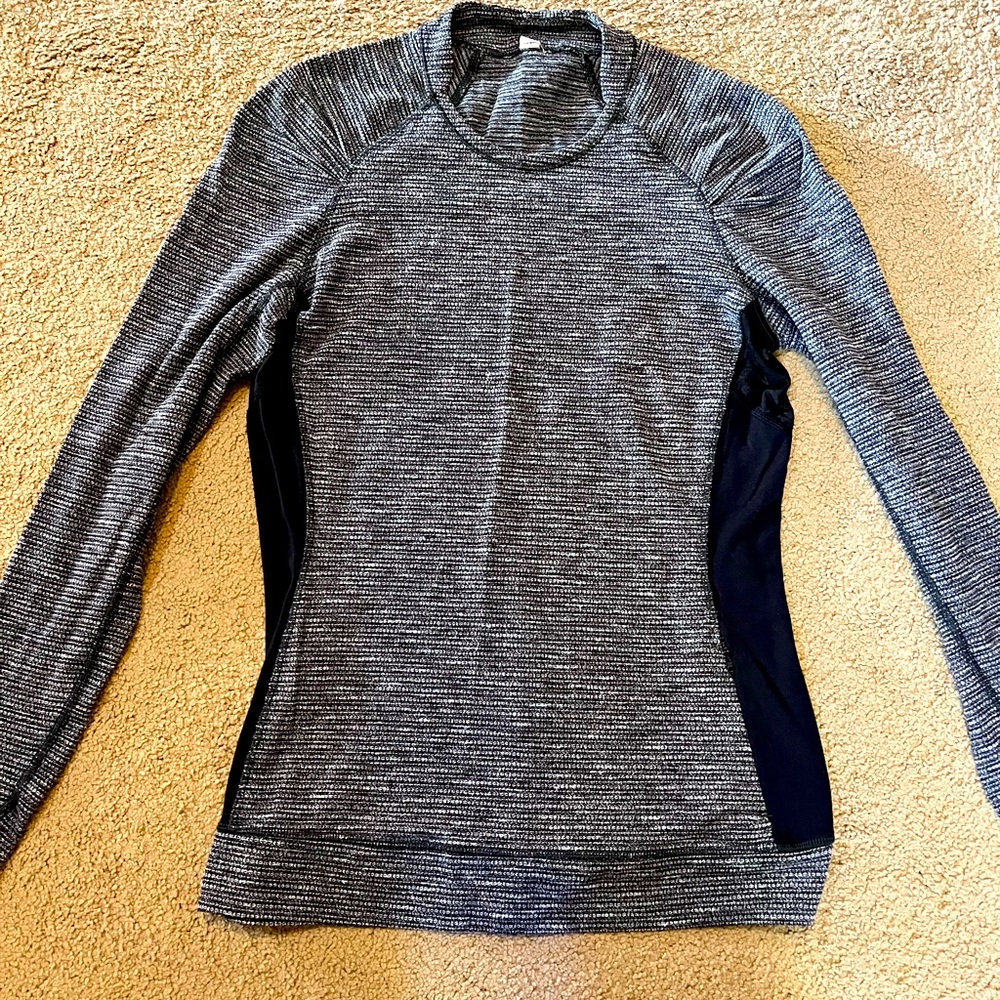 Lululemon gray/black long sleeve top